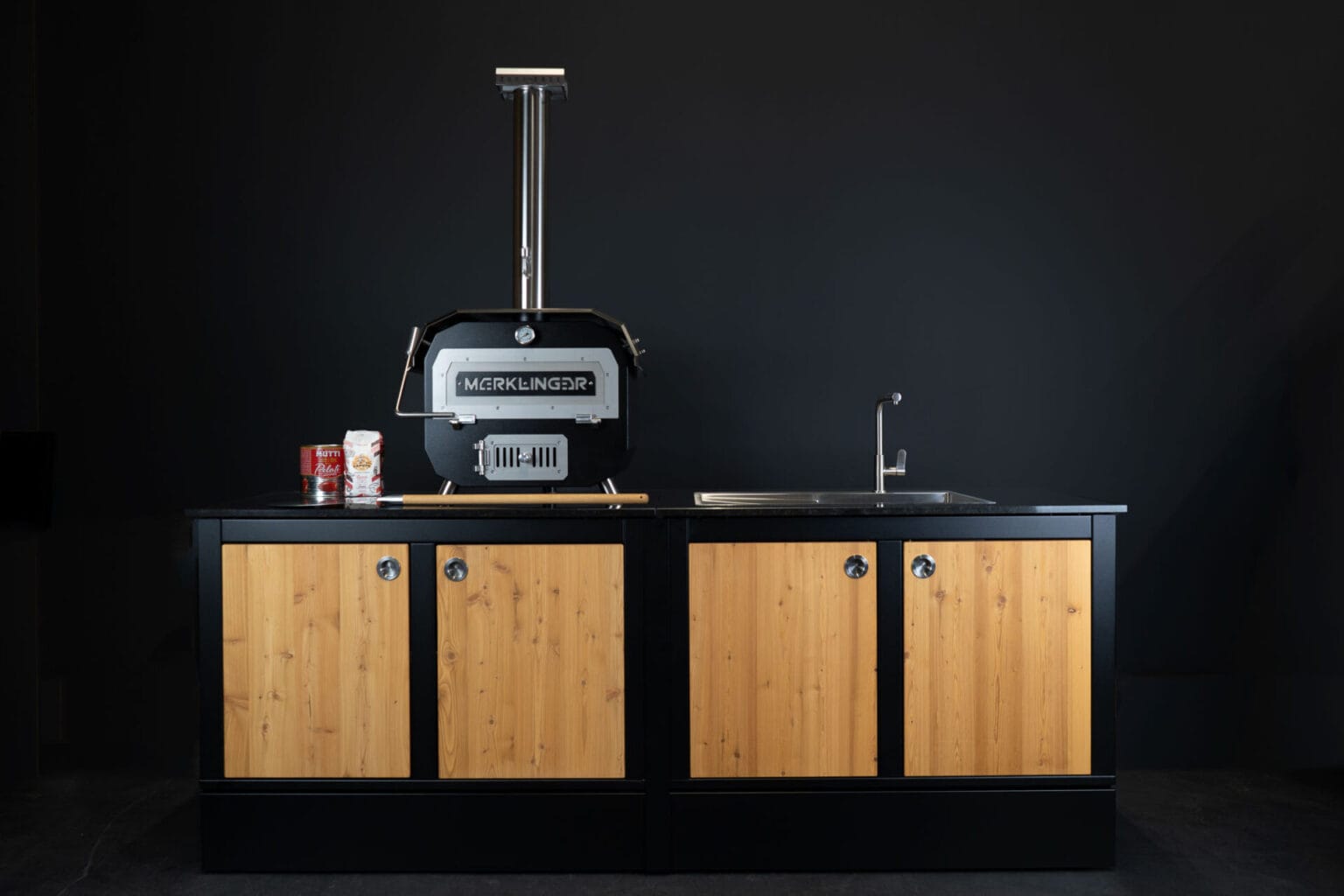 25_DerMerklinger_Holzbackofen_Bobby_Freisteller_Showroom_digi