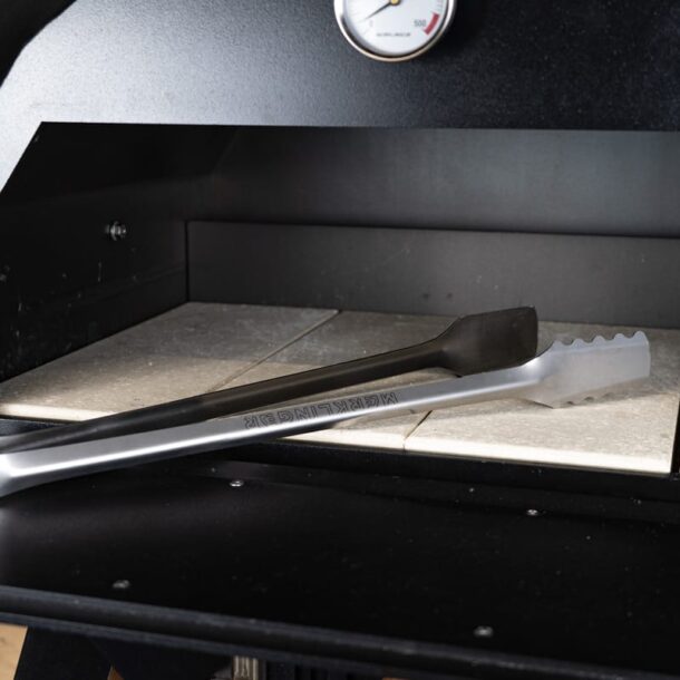 08_DerMerklinger_Holzbackofen_Grillzange_2024_39