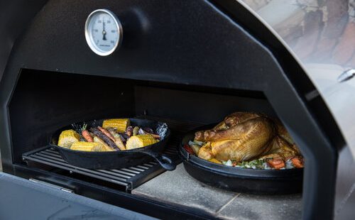Der Merklinger Holzbackofen Grill Pizzaofen Brotbackofen Hähnchen und Gemüse Merklinger Holzbackofen Grill Pizzaofen Brotbackofen Grillgemüse und Hähnchen