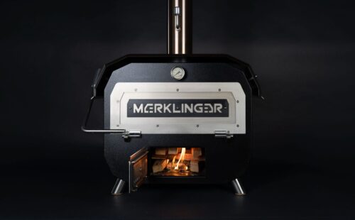 DerMerklinger_Holzbackofen_SchwarzPizzabacken_Kleiner_3 DerMerklinger_Holzbackofen_SchwarzPizzabacken_Kleiner_3