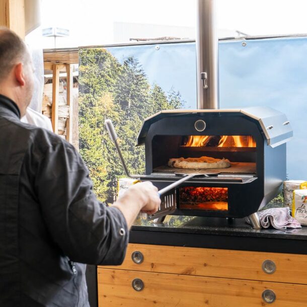 The_Merklinger_Wood_Baking_Oven_Bobby_Garden_Event_Feb_24_digi046