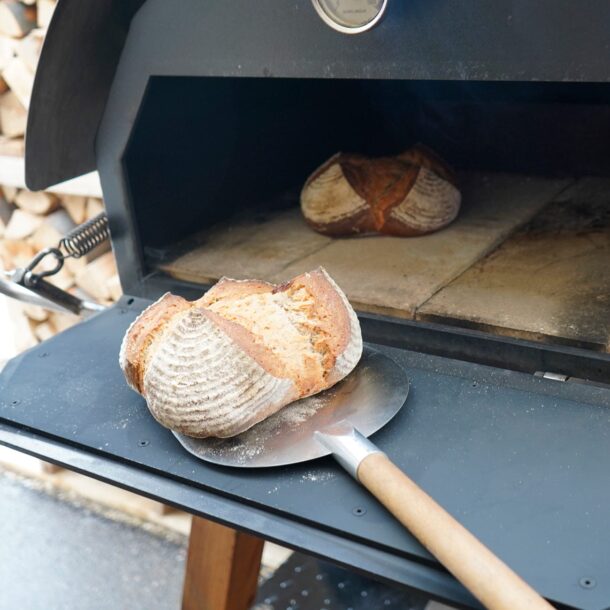 Merklinger_wood-fired_oven_bread_slider_01