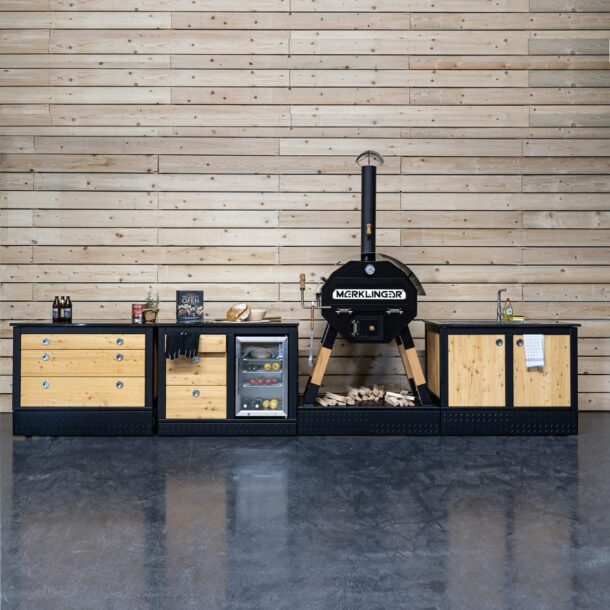 Merklinger_wood-burning_oven_pizza_oven_outdoor_kitchen_storage_room_square