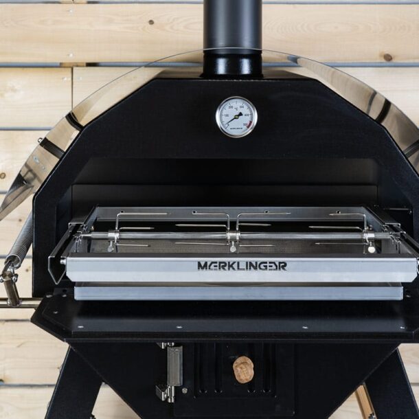 Merklinger_Holzbackofen_Pizzaofen_Rotisserie_Ofen_Drehspieß_Wanne