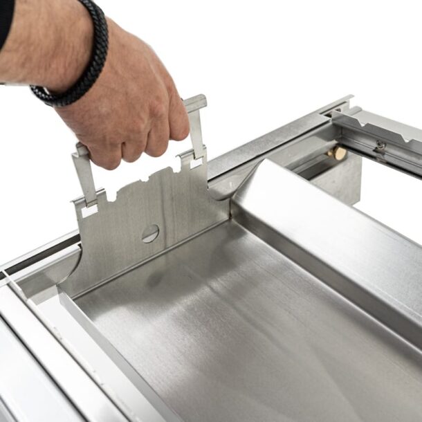 Merklinger_Holzbackofen_Pizzaofen_Rotisserie_Wanne_Griff