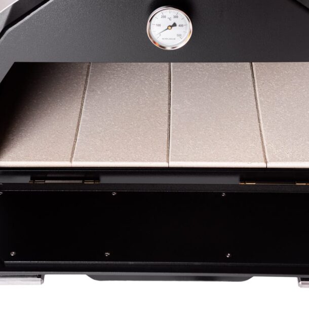 merklinger-wood-fired-oven-grill-pizza-oven-bread-oven-installation_edition-800-fireclay-bricks-front-door-on-zoom