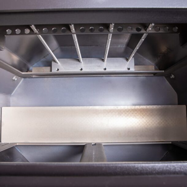 Merklinger wood-fired oven Grill Pizza oven Bread oven Built-in smoking device Front view